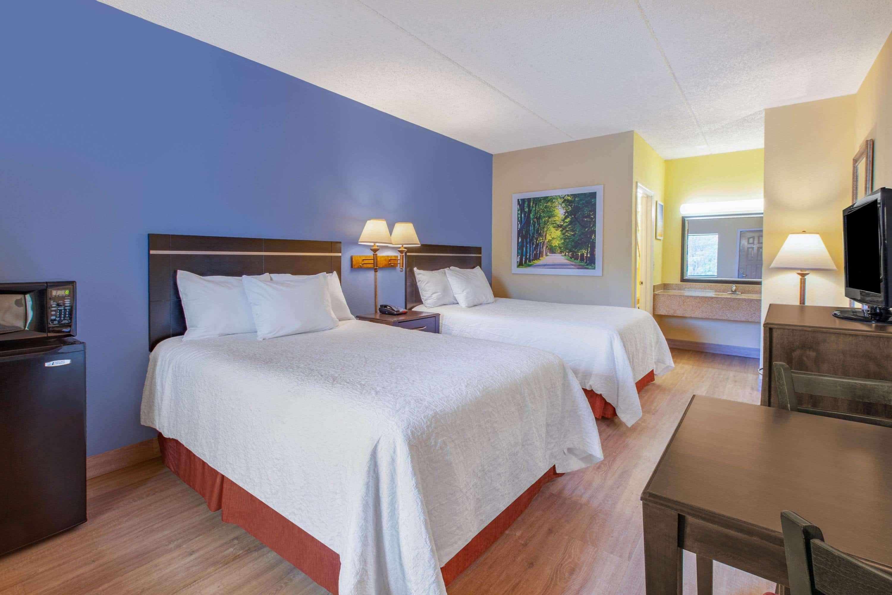 Days Inn By Wyndham גרנטוויל מראה חיצוני תמונה