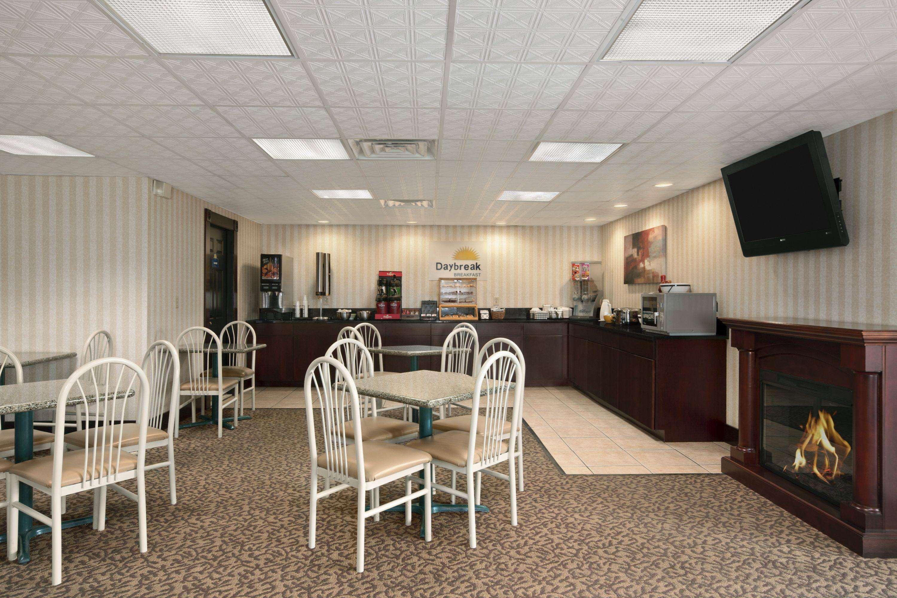 Days Inn By Wyndham גרנטוויל מראה חיצוני תמונה